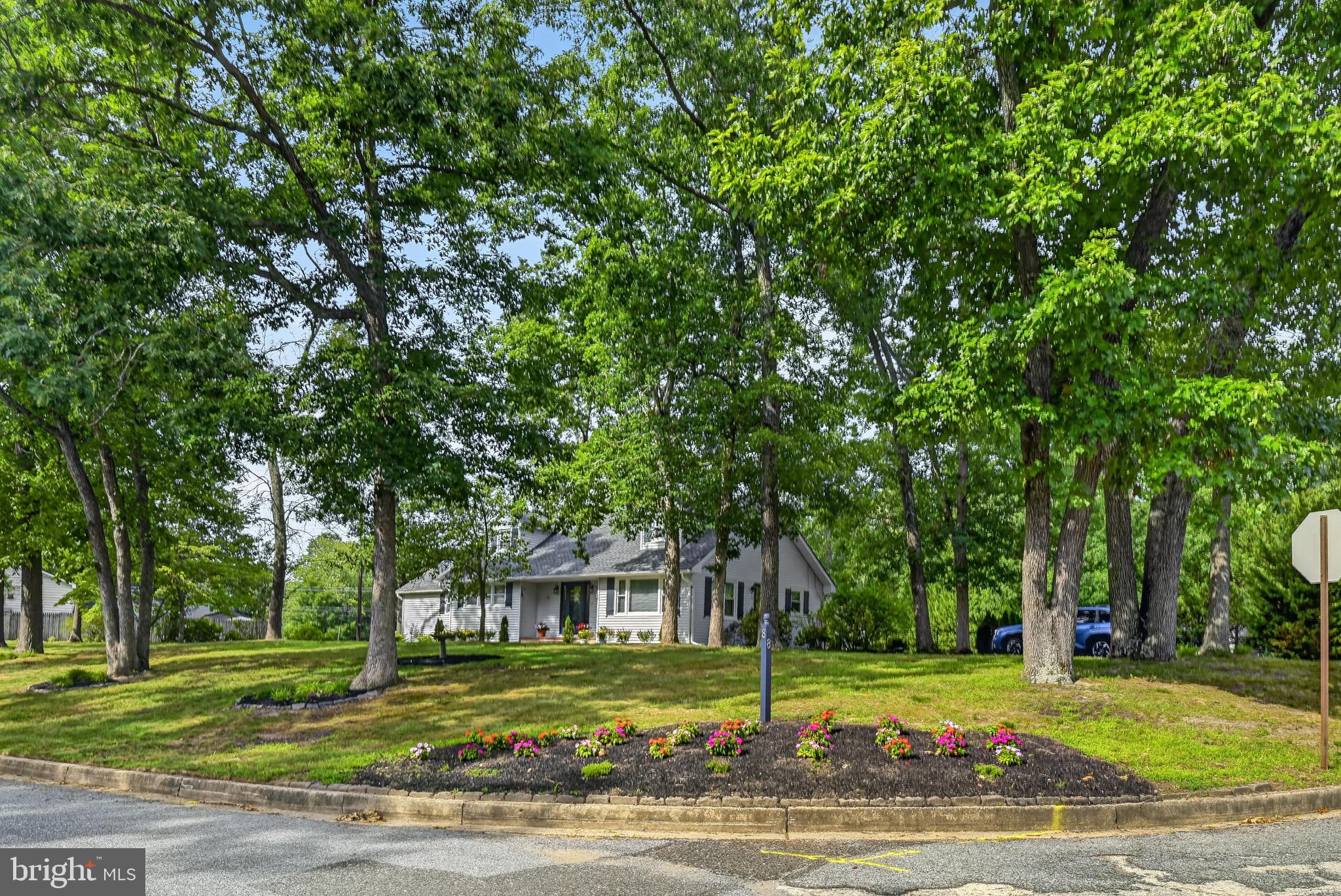 8 E FOREST GLEN DRIVE