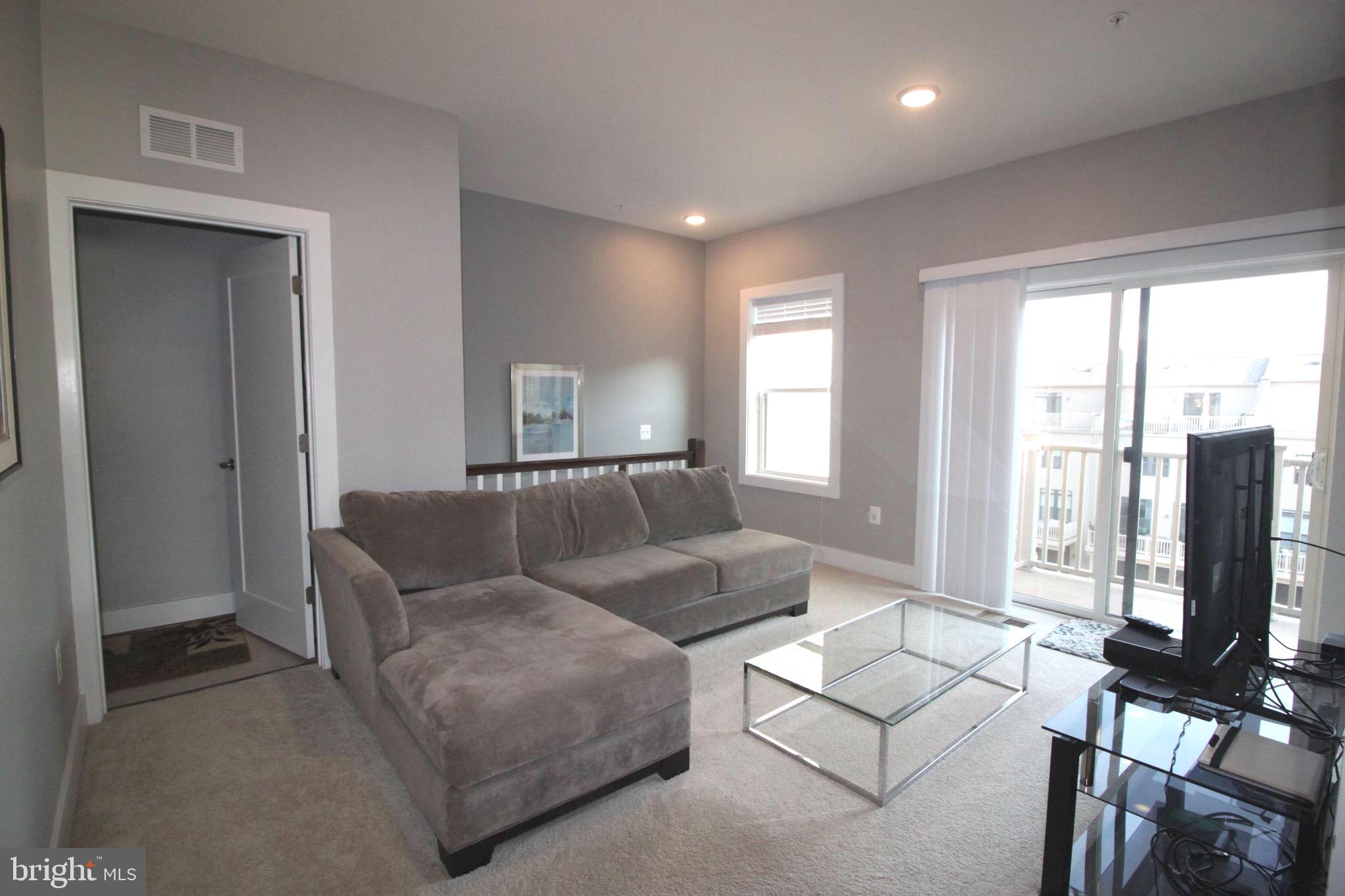 ONE LOUDOUN - Residential Lease