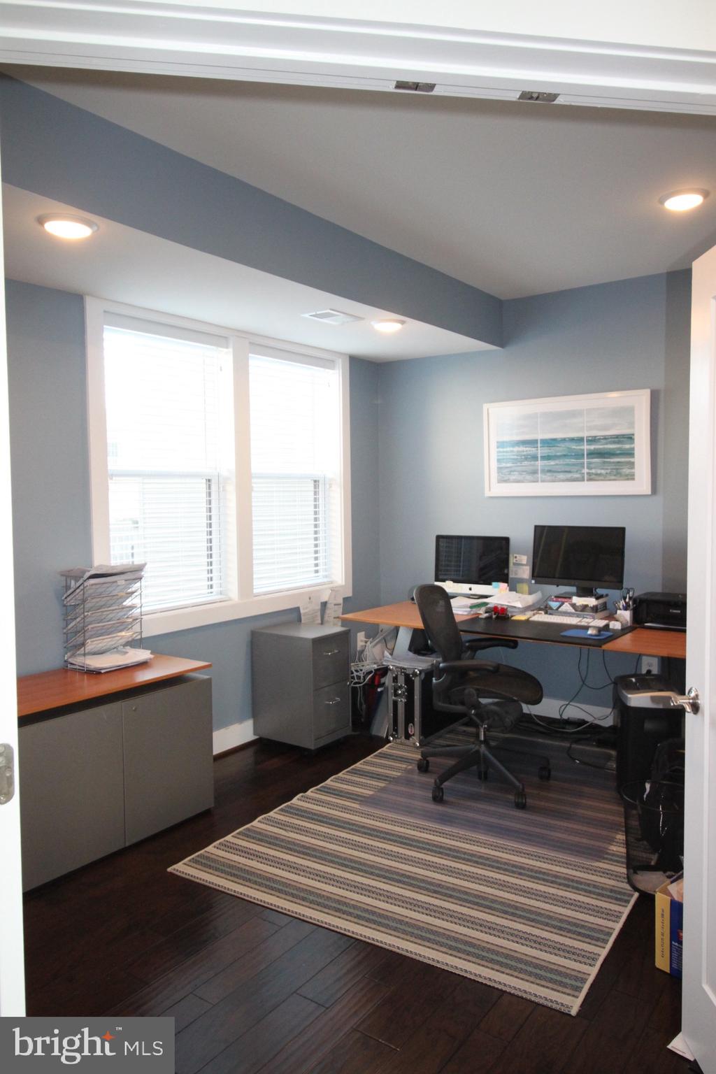 ONE LOUDOUN - Residential Lease