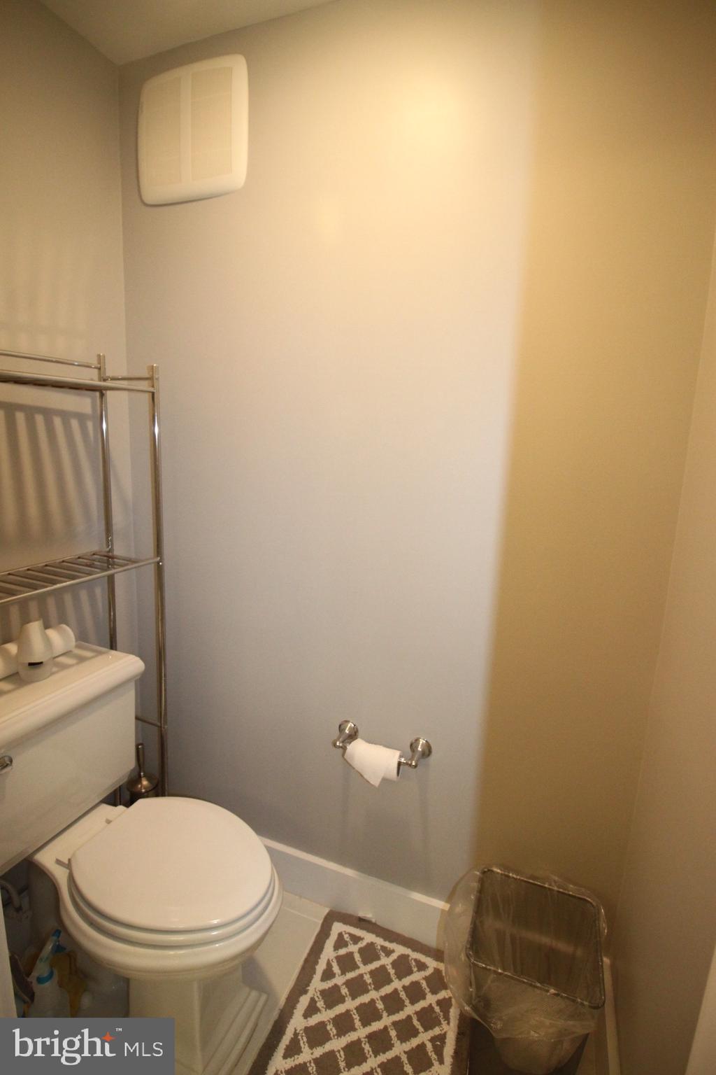 ONE LOUDOUN - Residential Lease