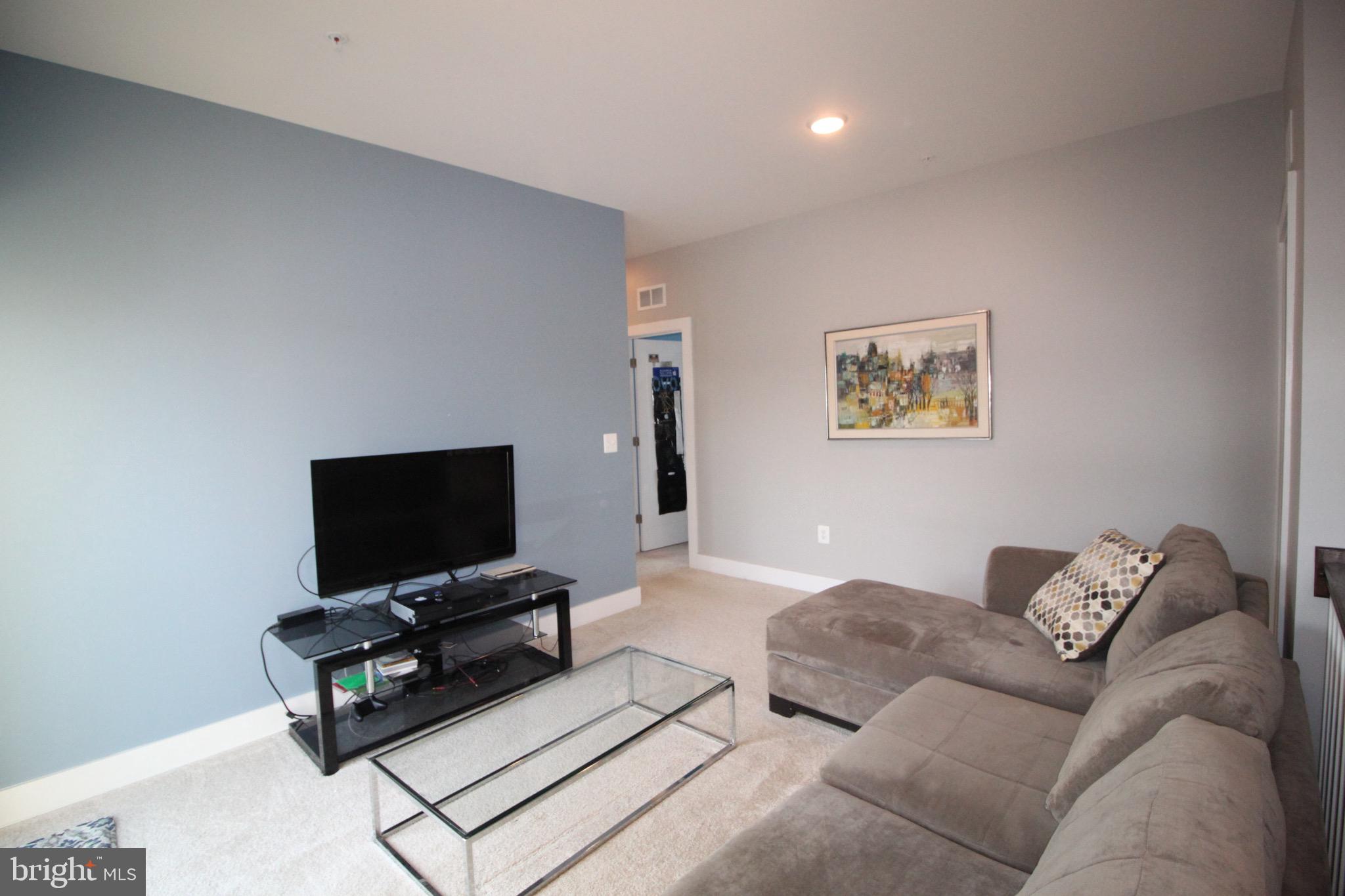 ONE LOUDOUN - Residential Lease