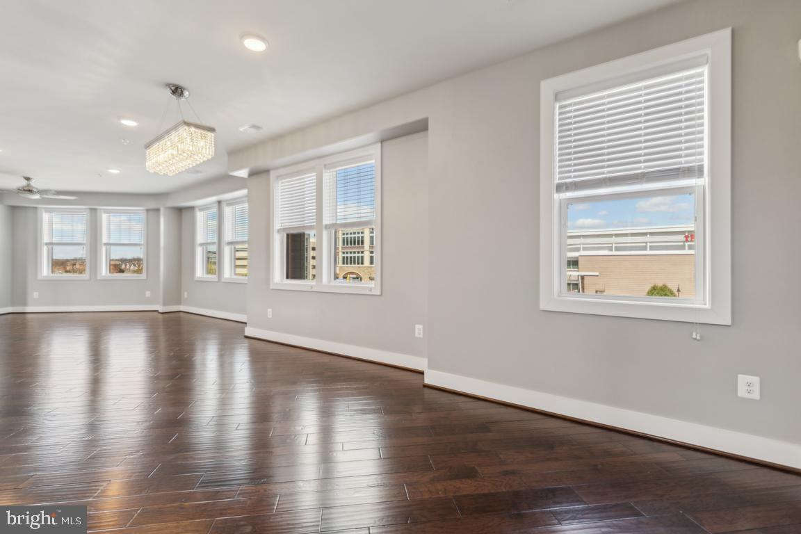 ONE LOUDOUN - Residential Lease