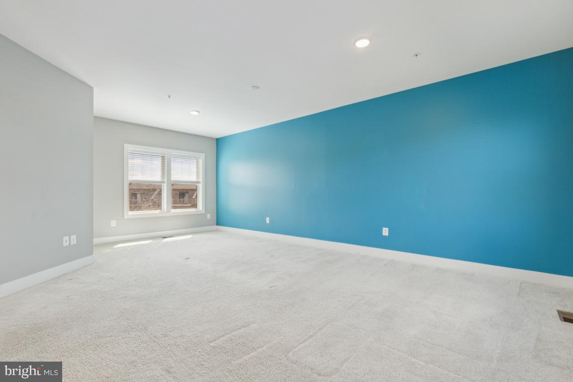 ONE LOUDOUN - Residential Lease