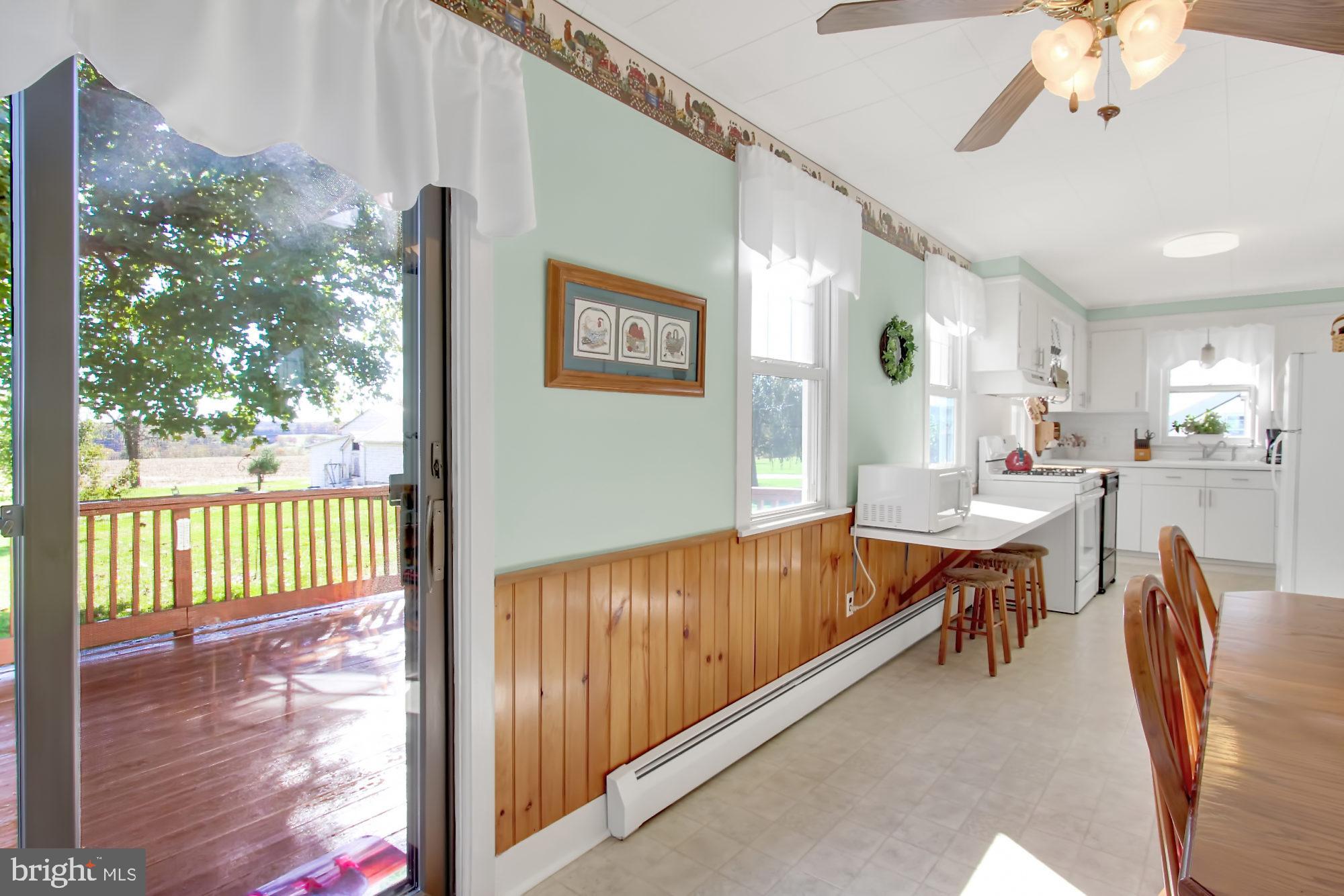 WHITE HALL - Residential