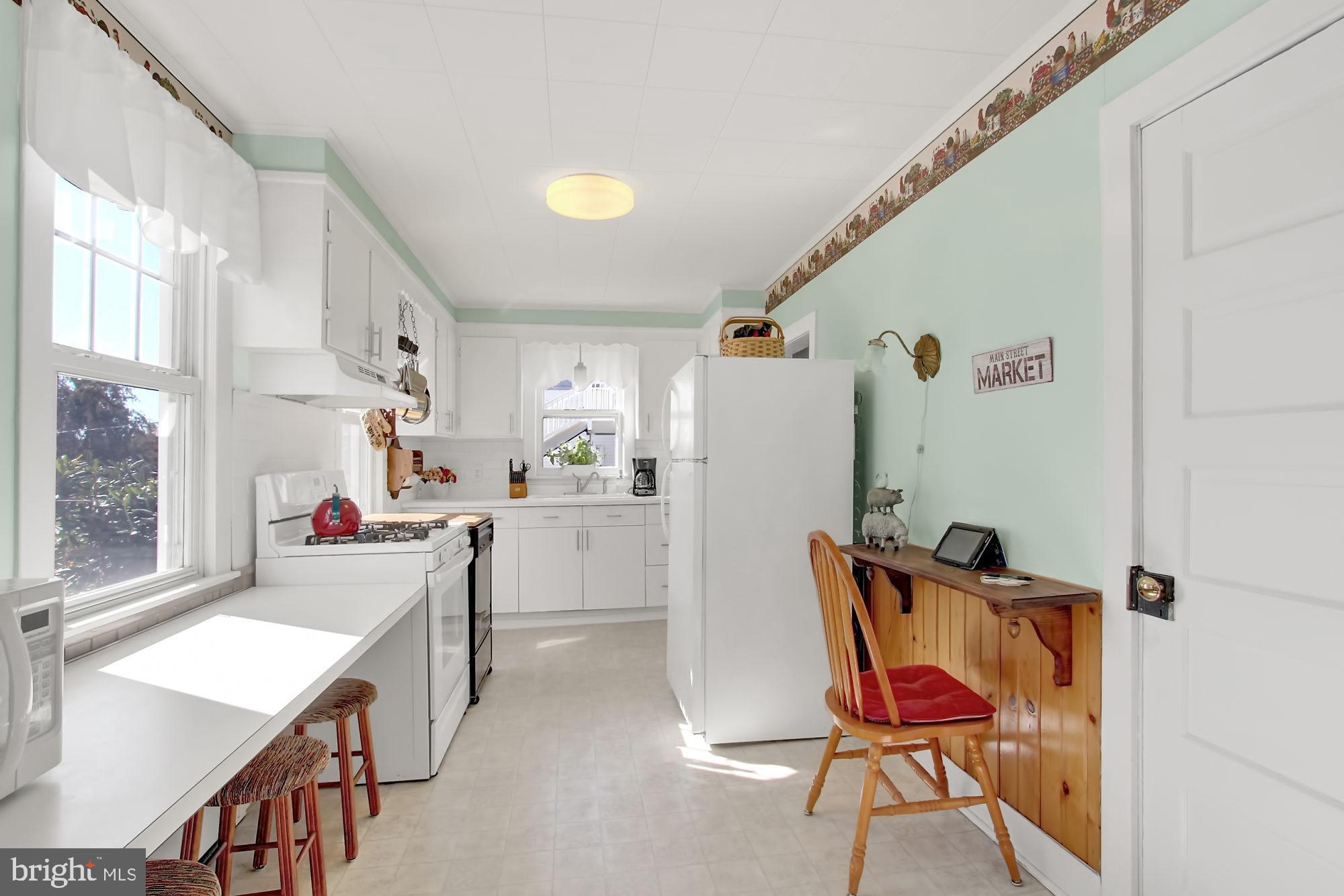 WHITE HALL - Residential