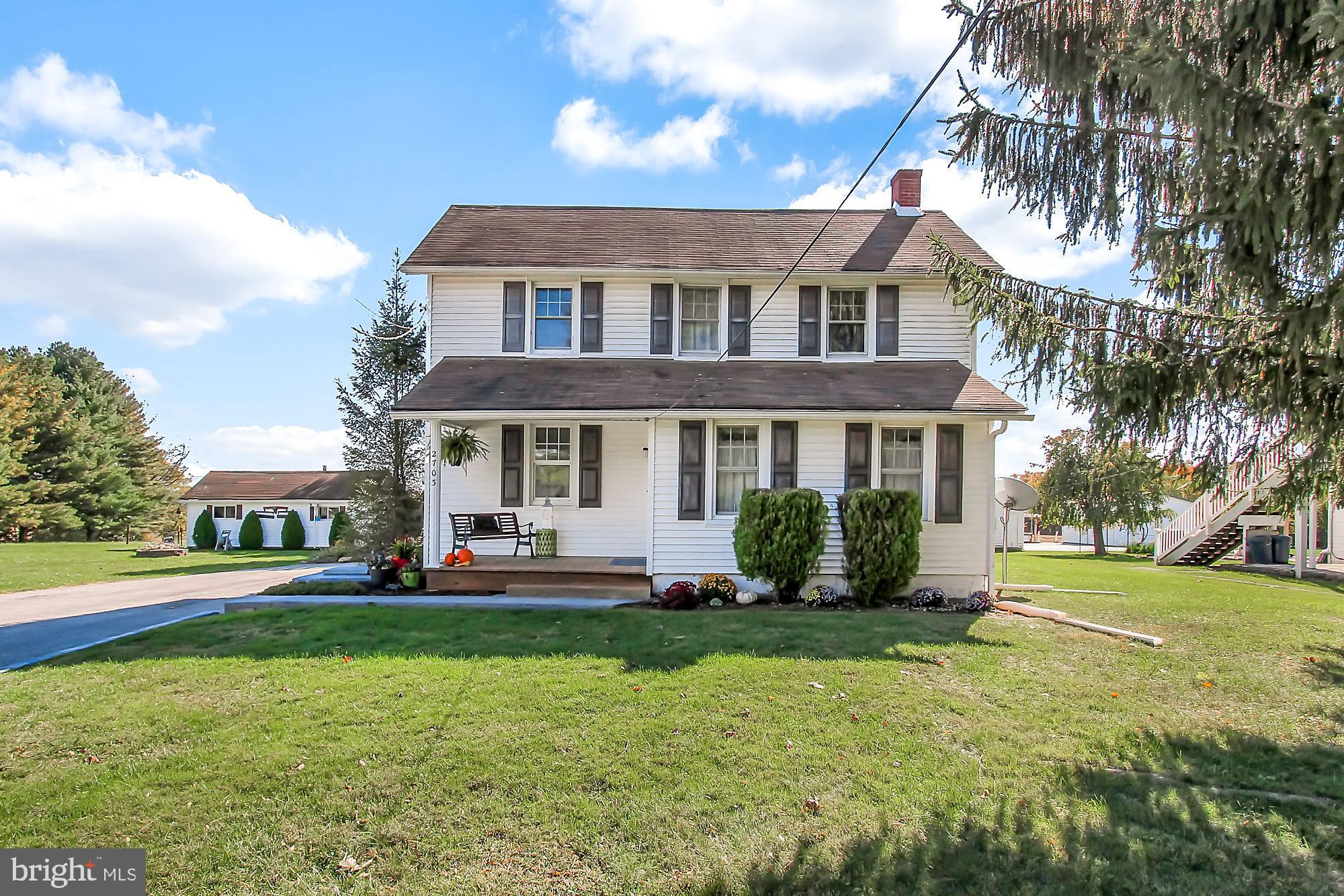 WHITE HALL - Residential