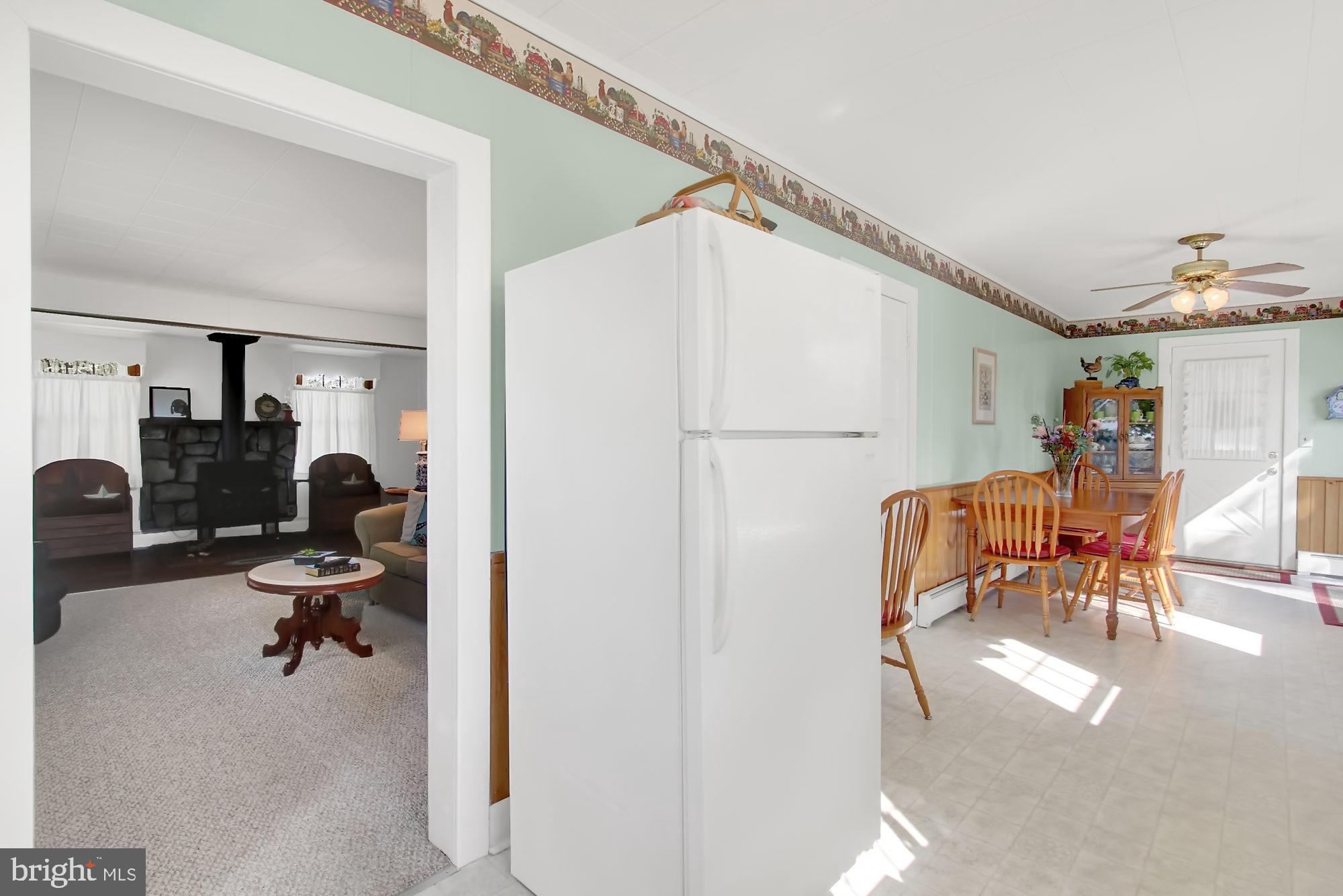 WHITE HALL - Residential