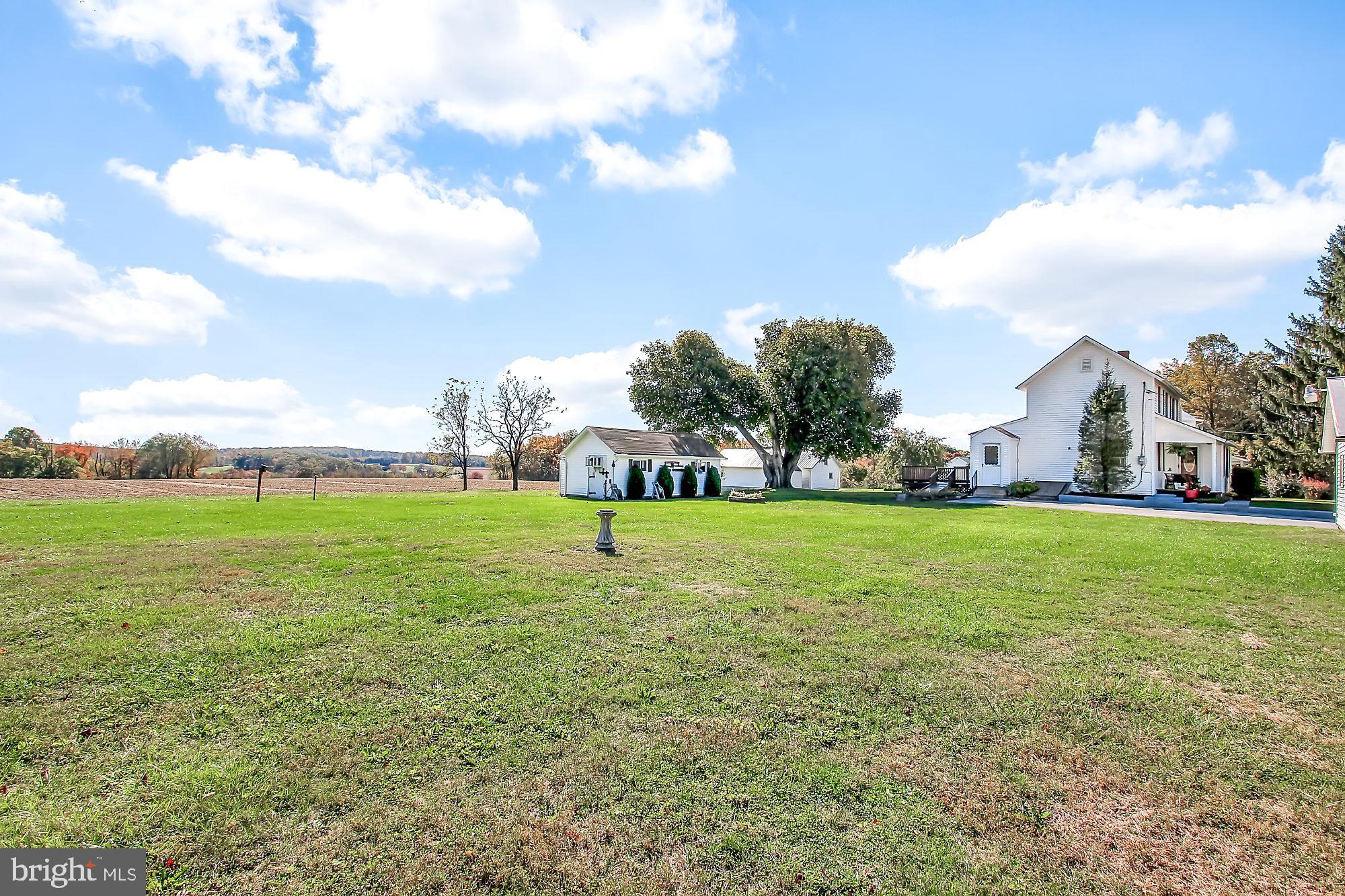 WHITE HALL - Residential