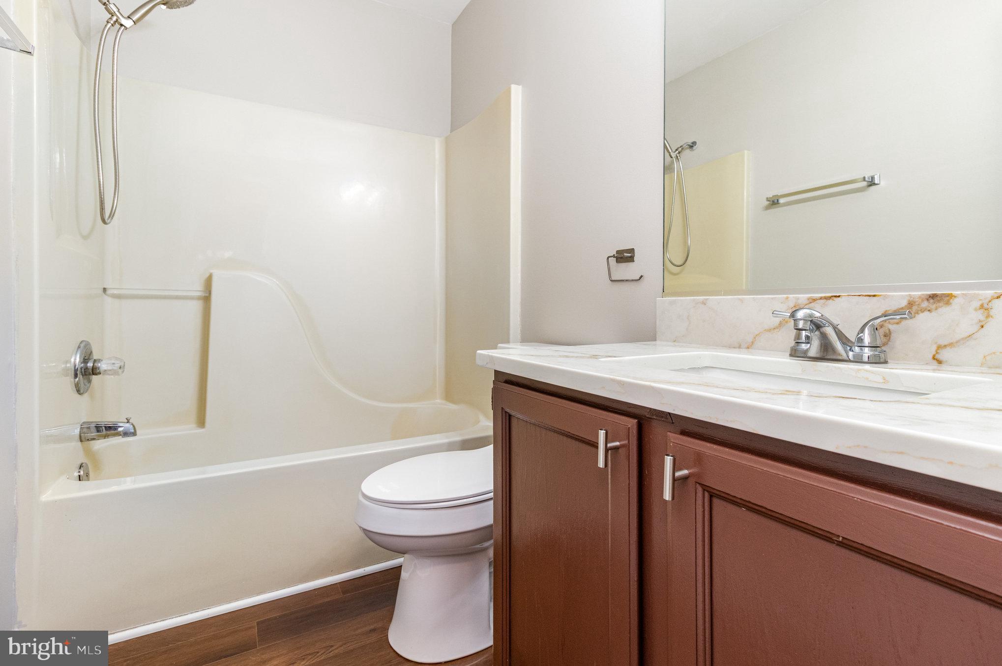 LAKE LAND OR - Residential