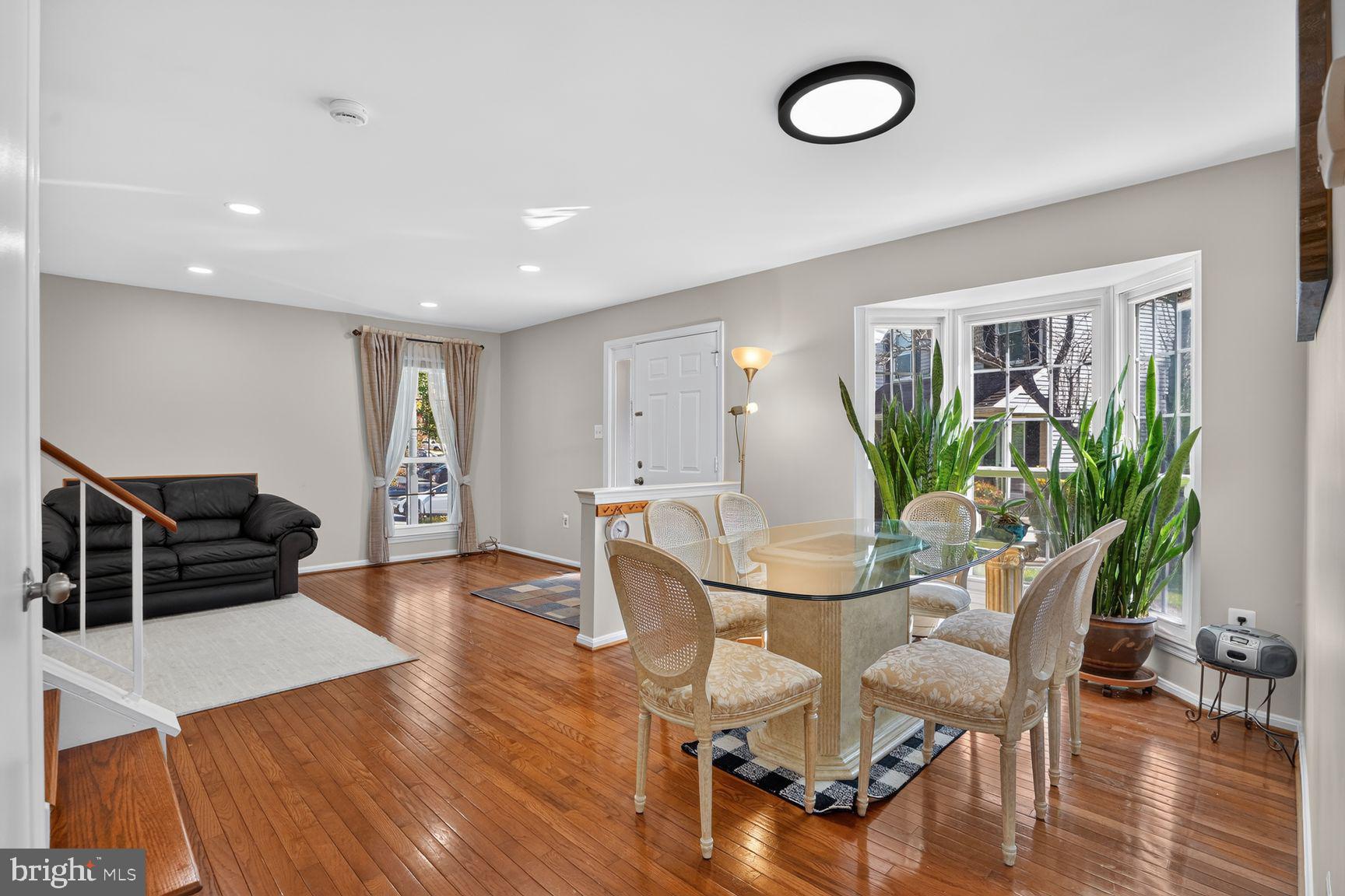 5851 WATERDALE