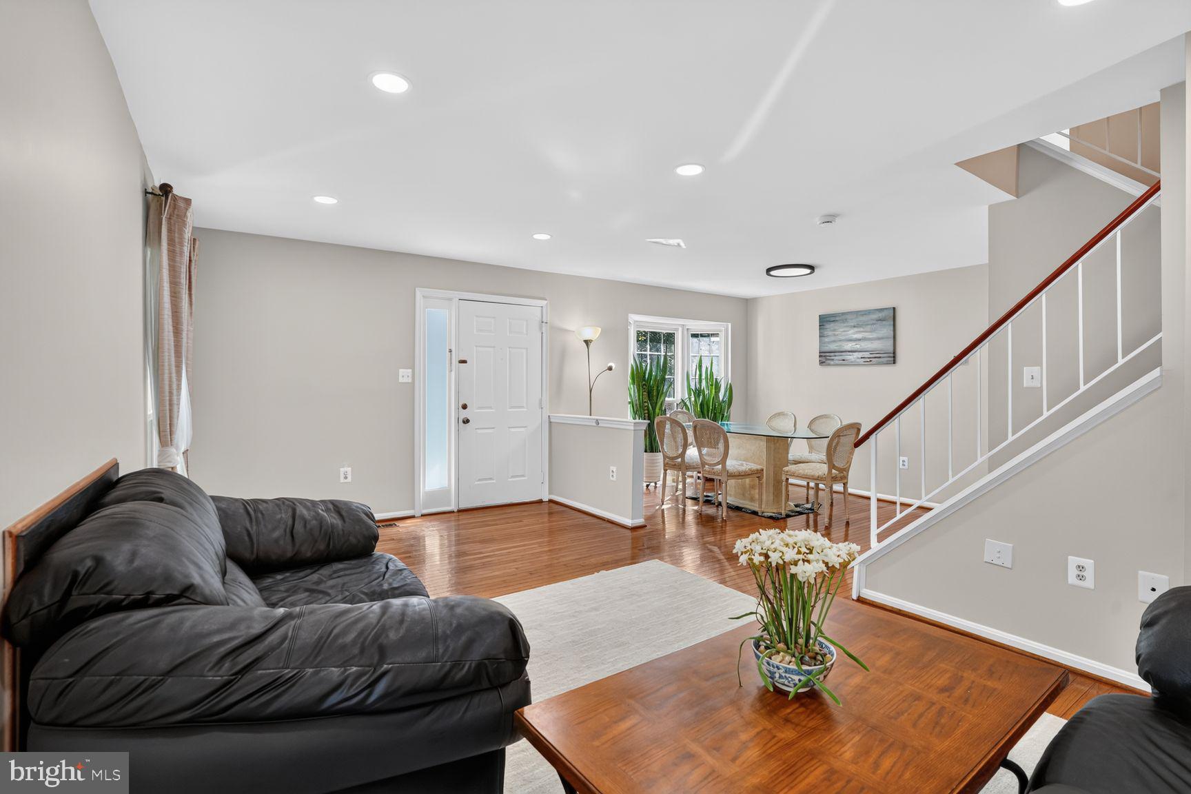 5851 WATERDALE