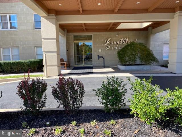 ROUNDWOOD RIDGE - Residential Lease