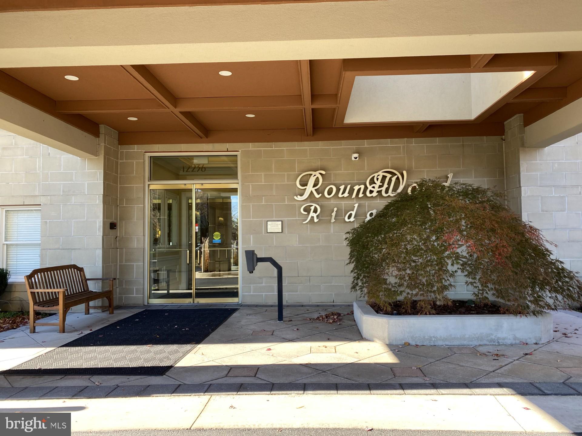 ROUNDWOOD RIDGE - Residential Lease