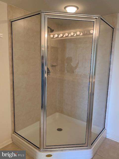 ROUNDWOOD RIDGE - Residential Lease