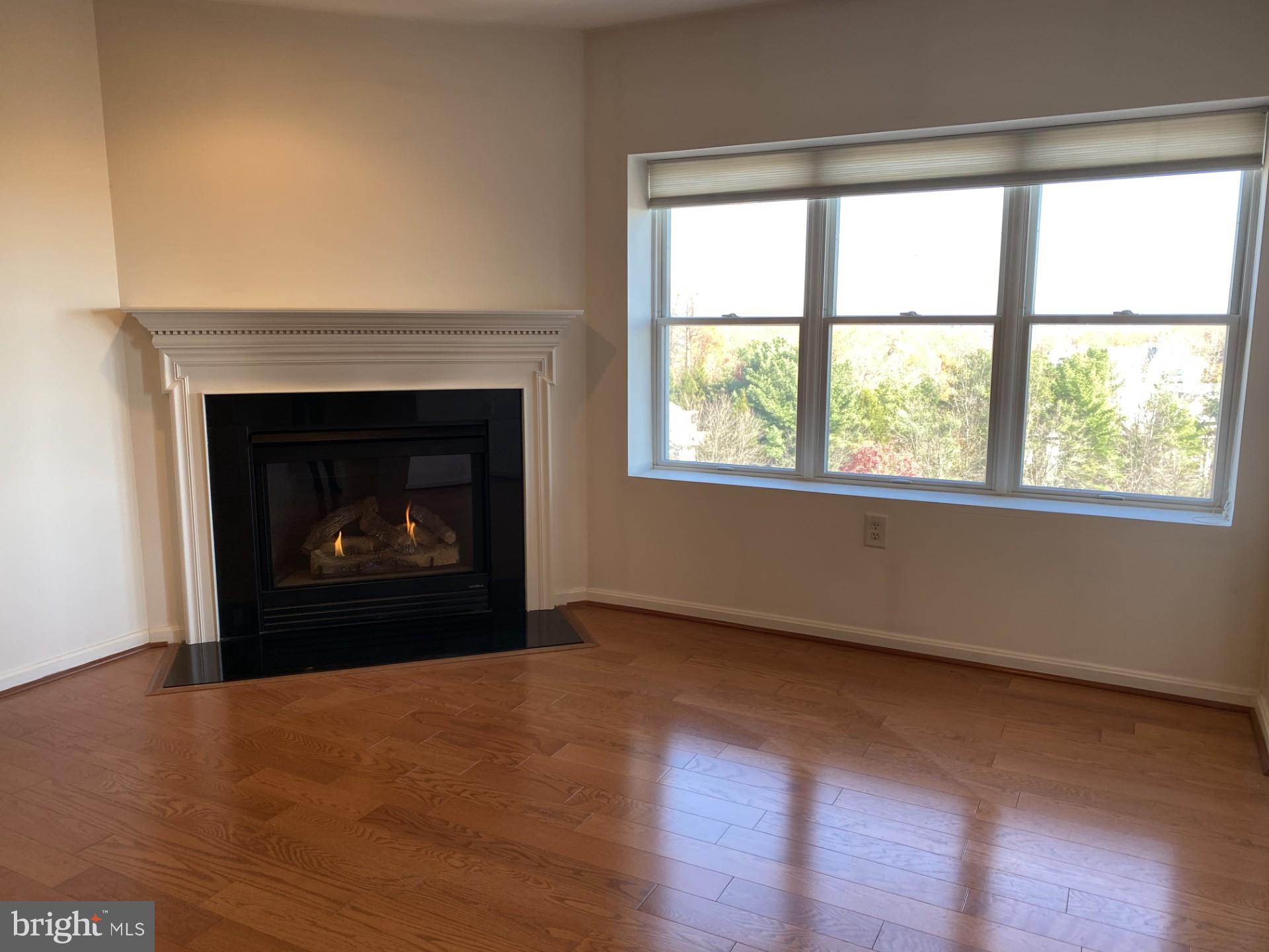 ROUNDWOOD RIDGE - Residential Lease