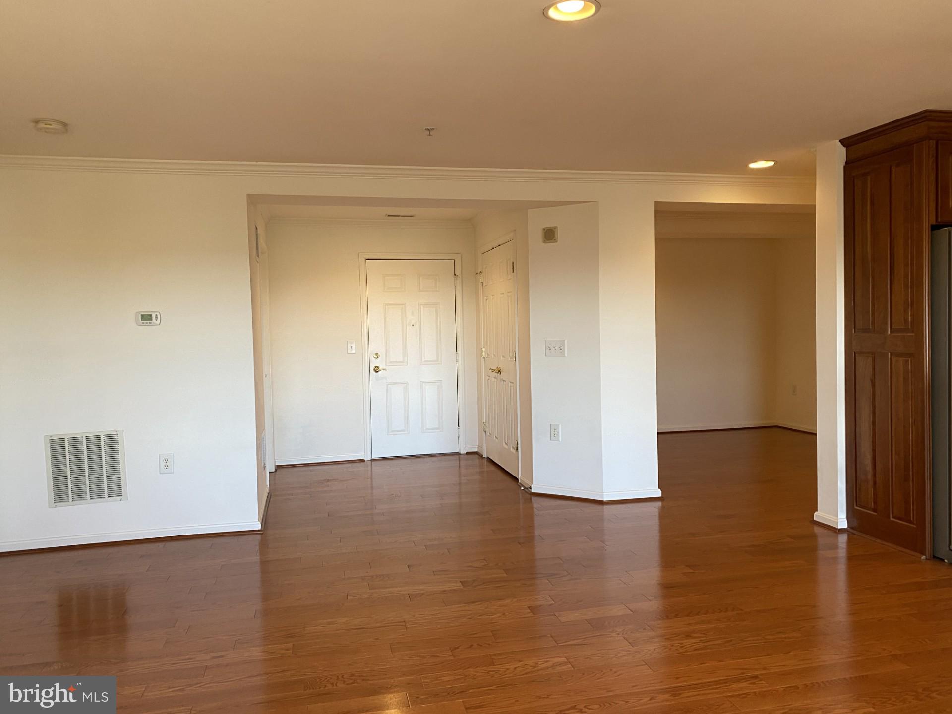 ROUNDWOOD RIDGE - Residential Lease