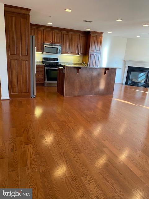 ROUNDWOOD RIDGE - Residential Lease