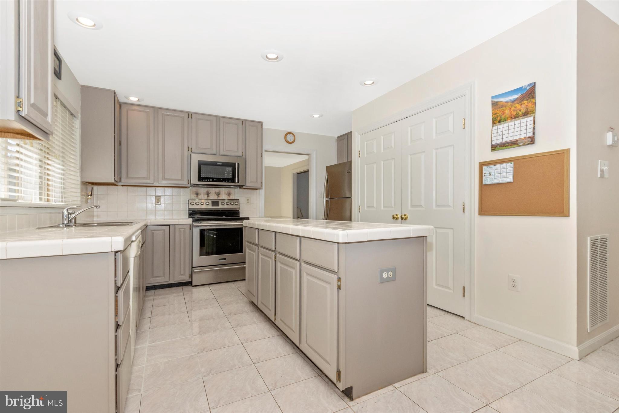 SPRING RIDGE - Residential