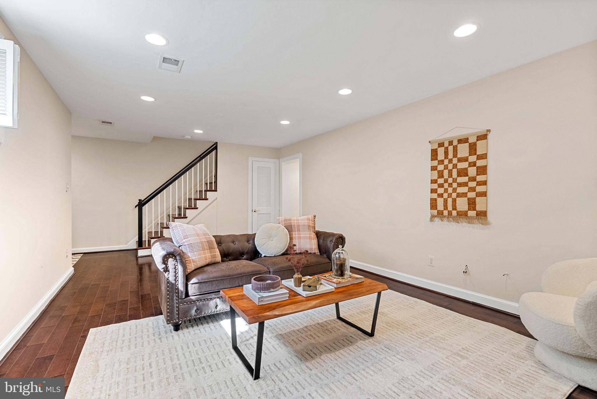 ARLINGTON RIDGE - Residential