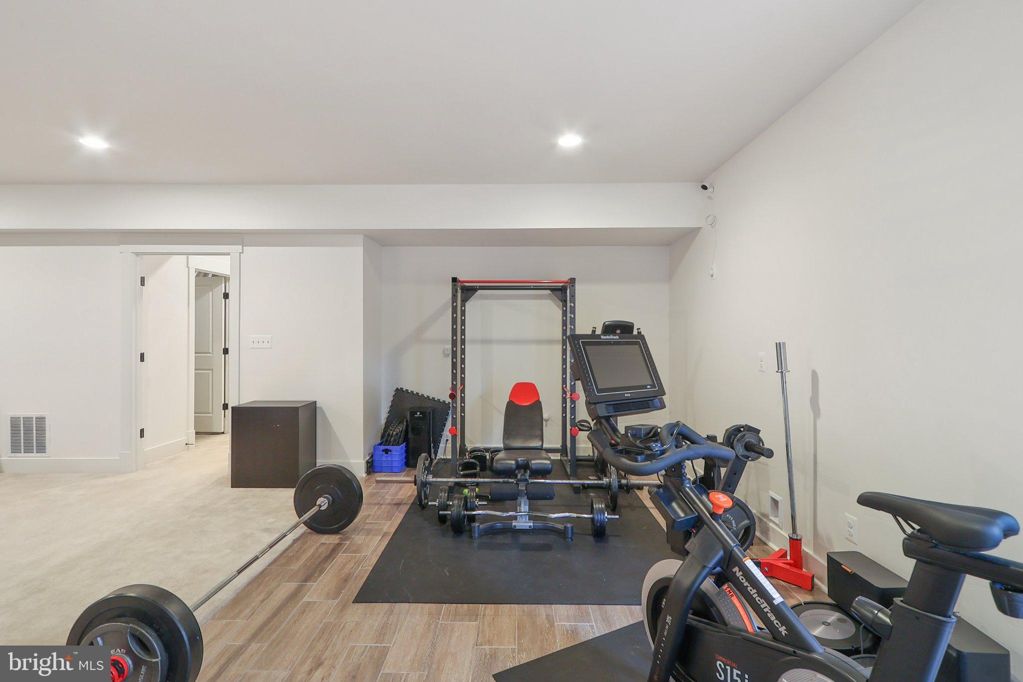 PIMMIT HILLS - Residential