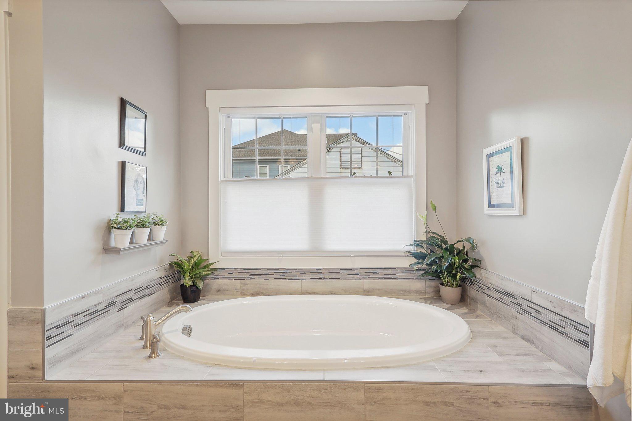 PIMMIT HILLS - Residential