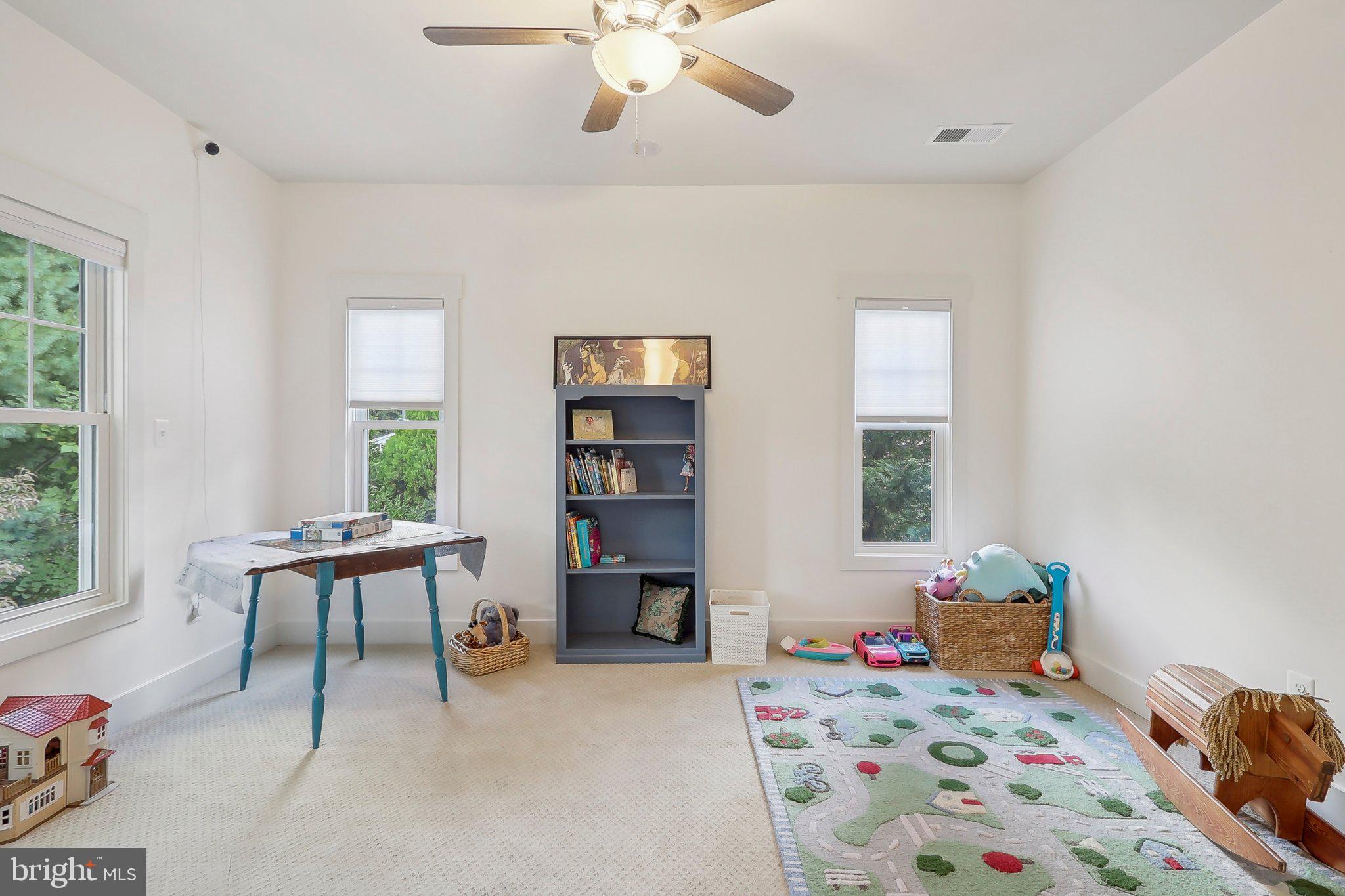 PIMMIT HILLS - Residential