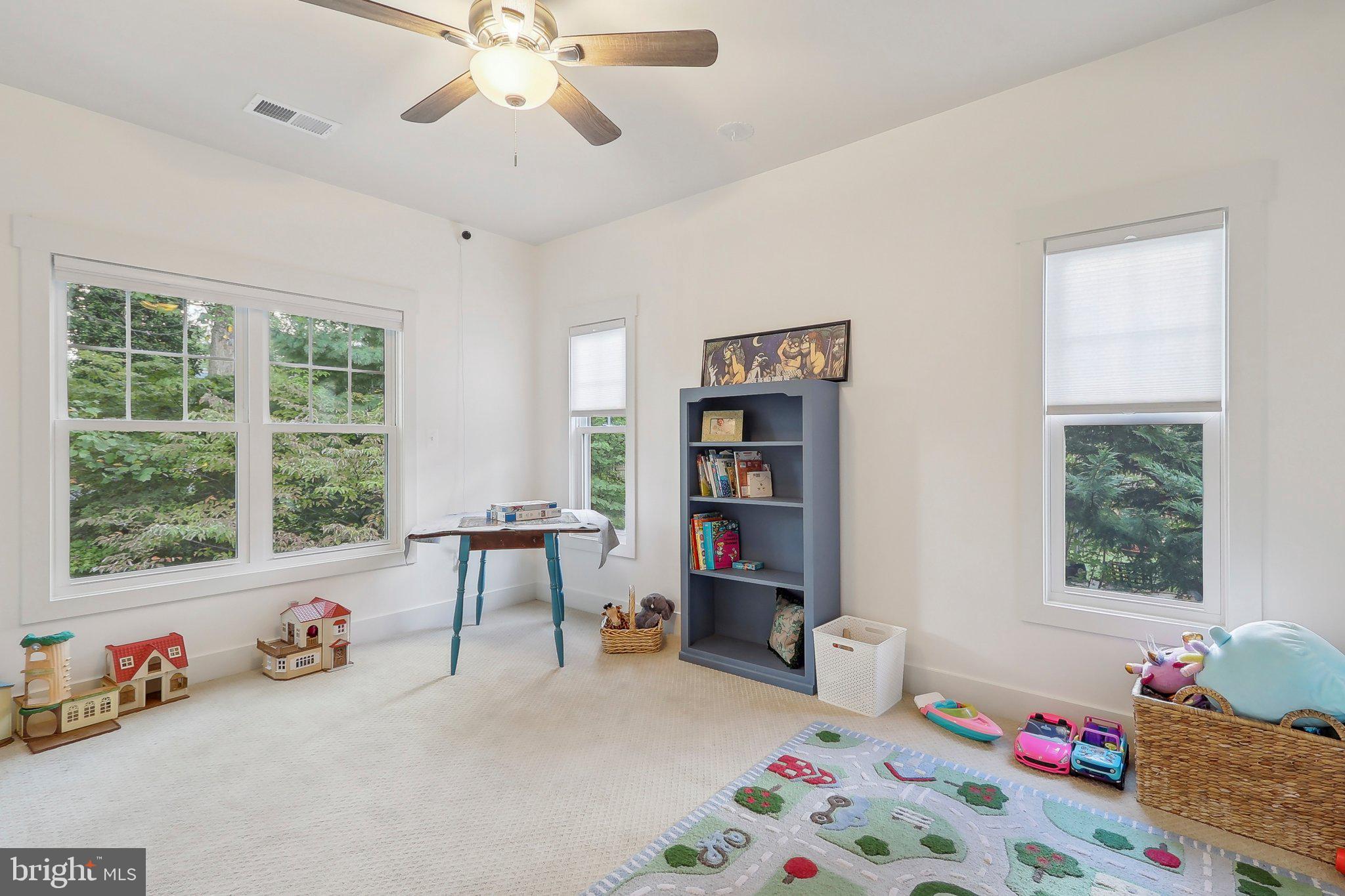 PIMMIT HILLS - Residential