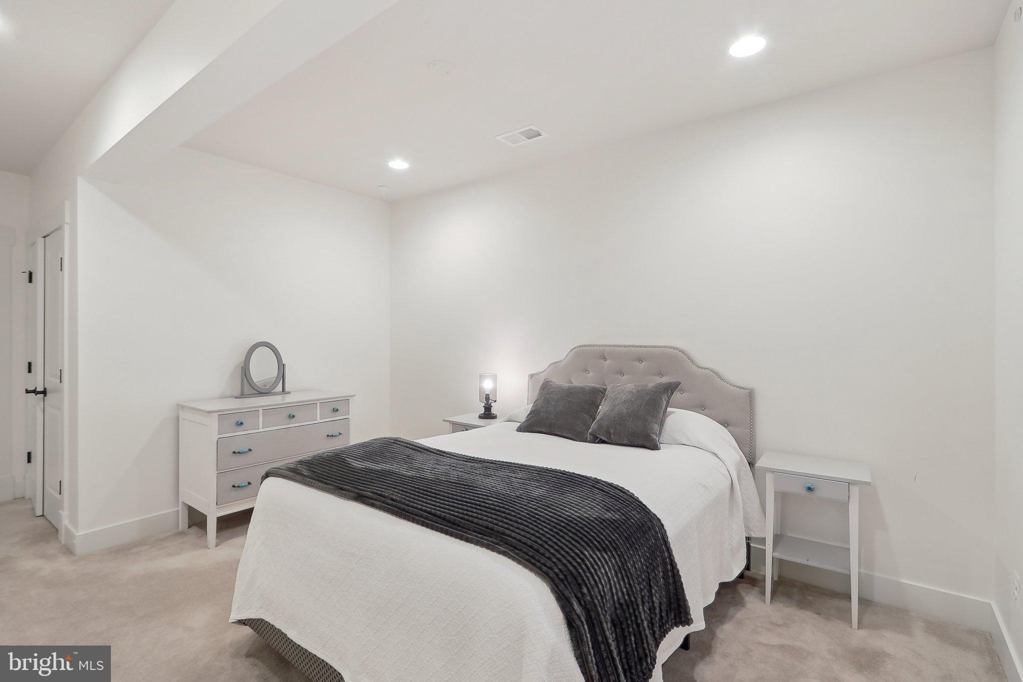 PIMMIT HILLS - Residential