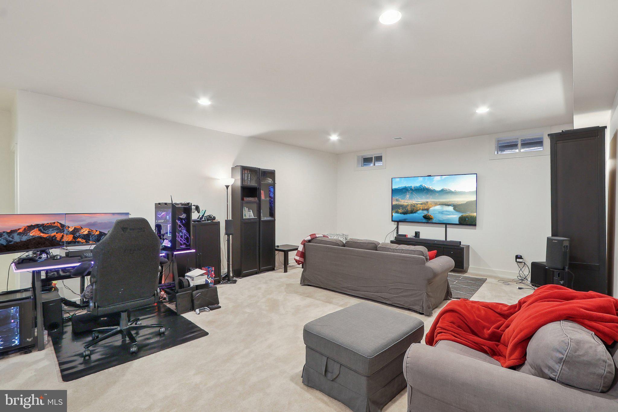 PIMMIT HILLS - Residential