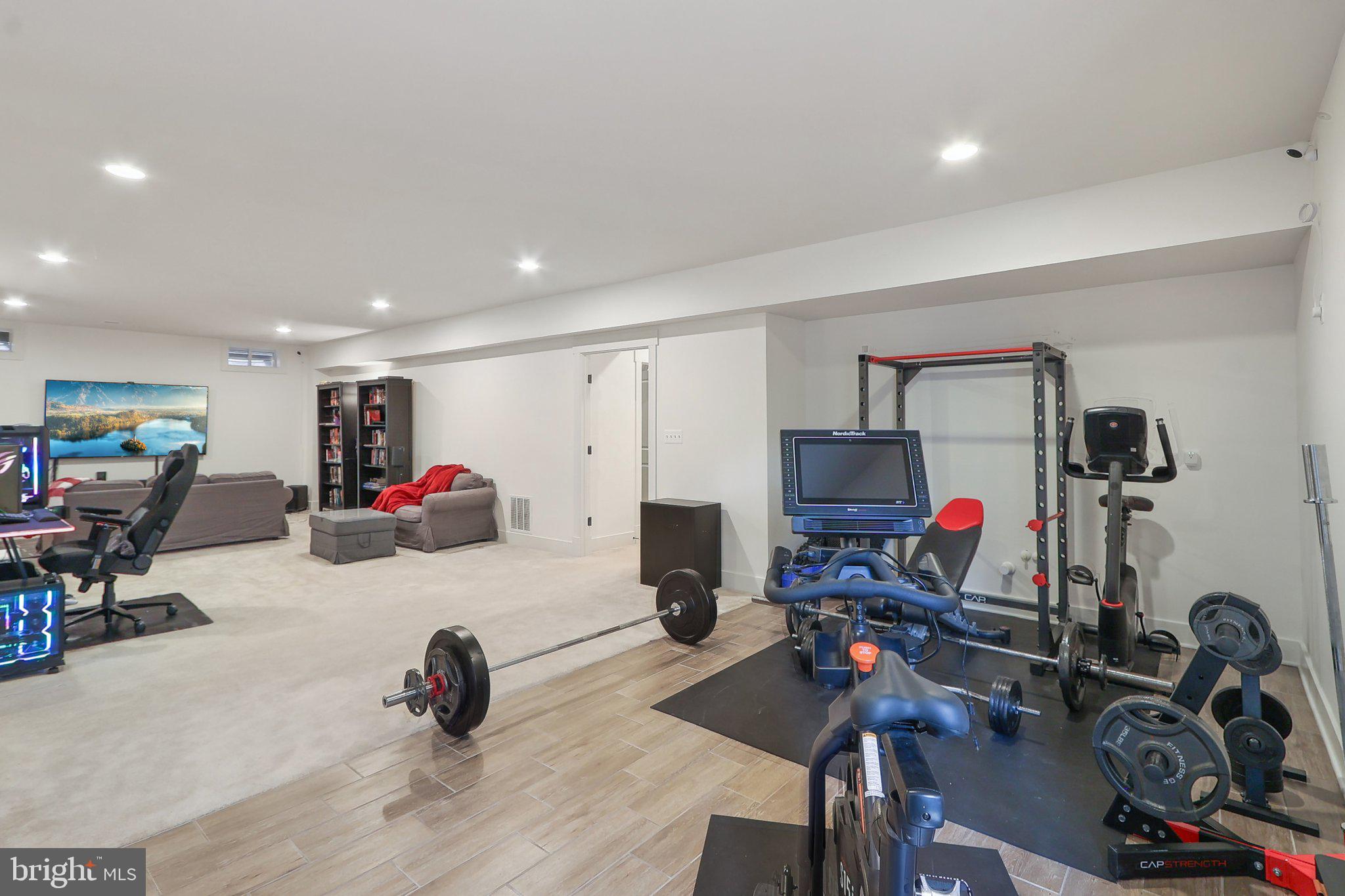 PIMMIT HILLS - Residential