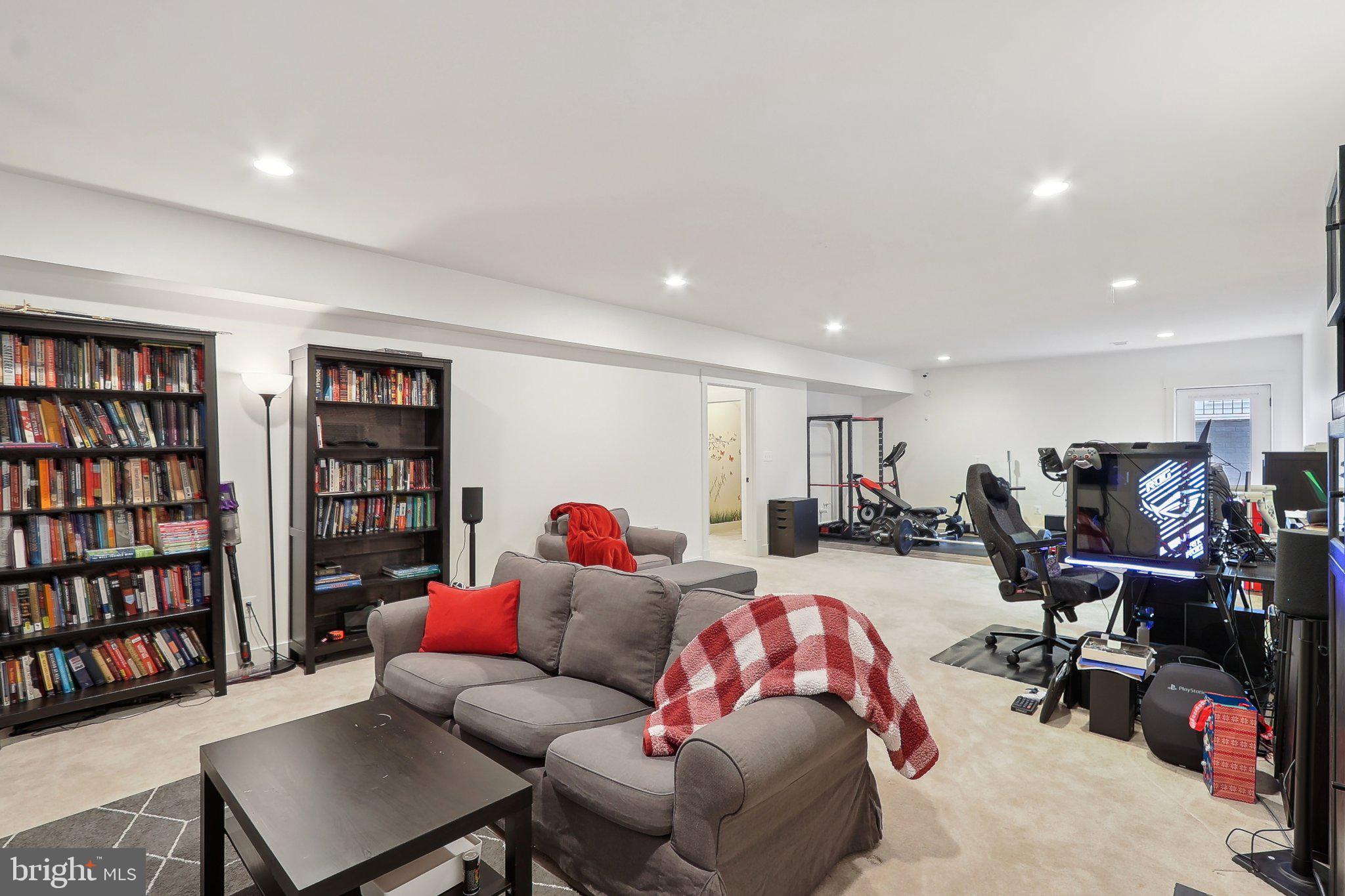 PIMMIT HILLS - Residential