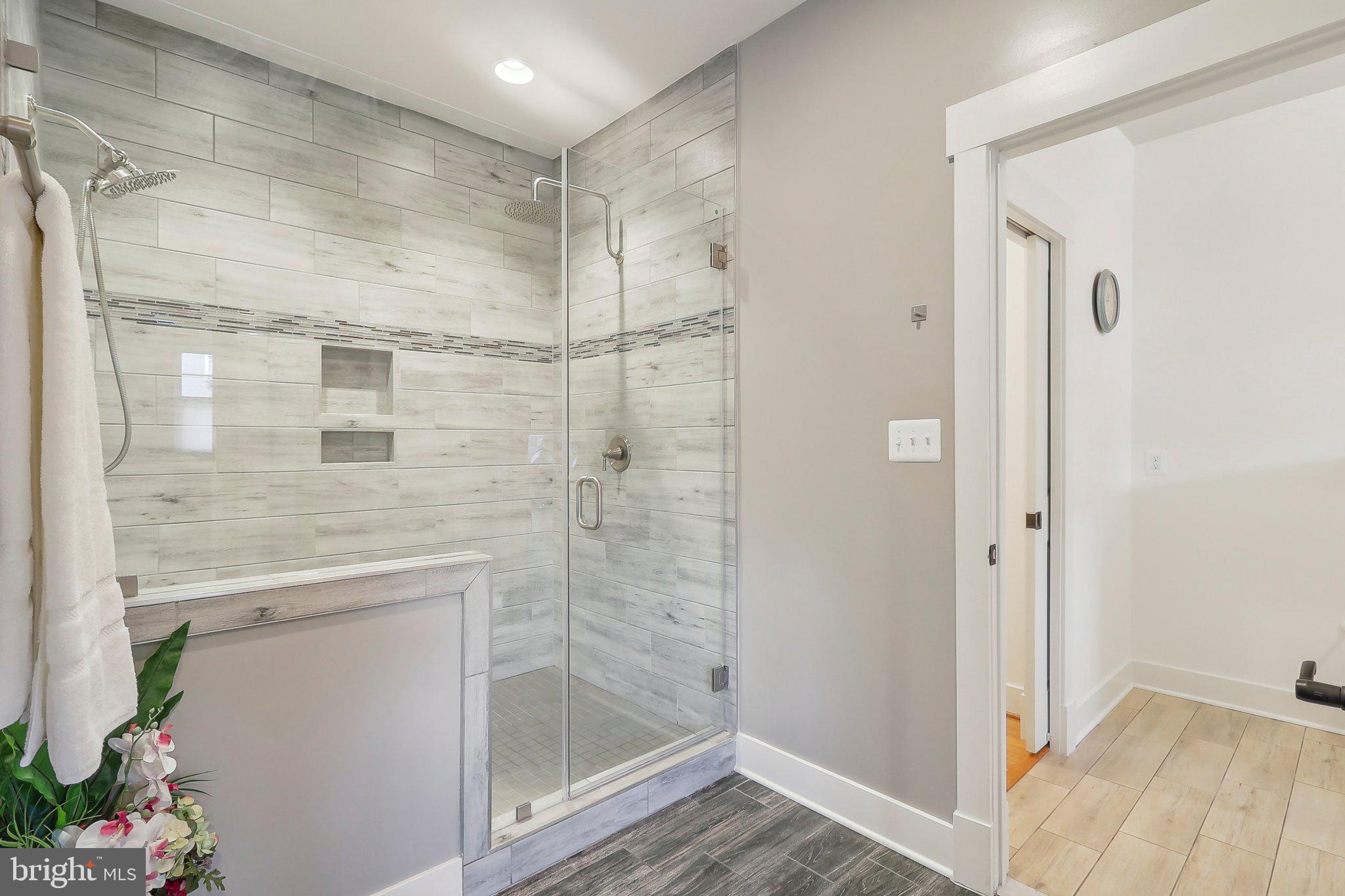 PIMMIT HILLS - Residential