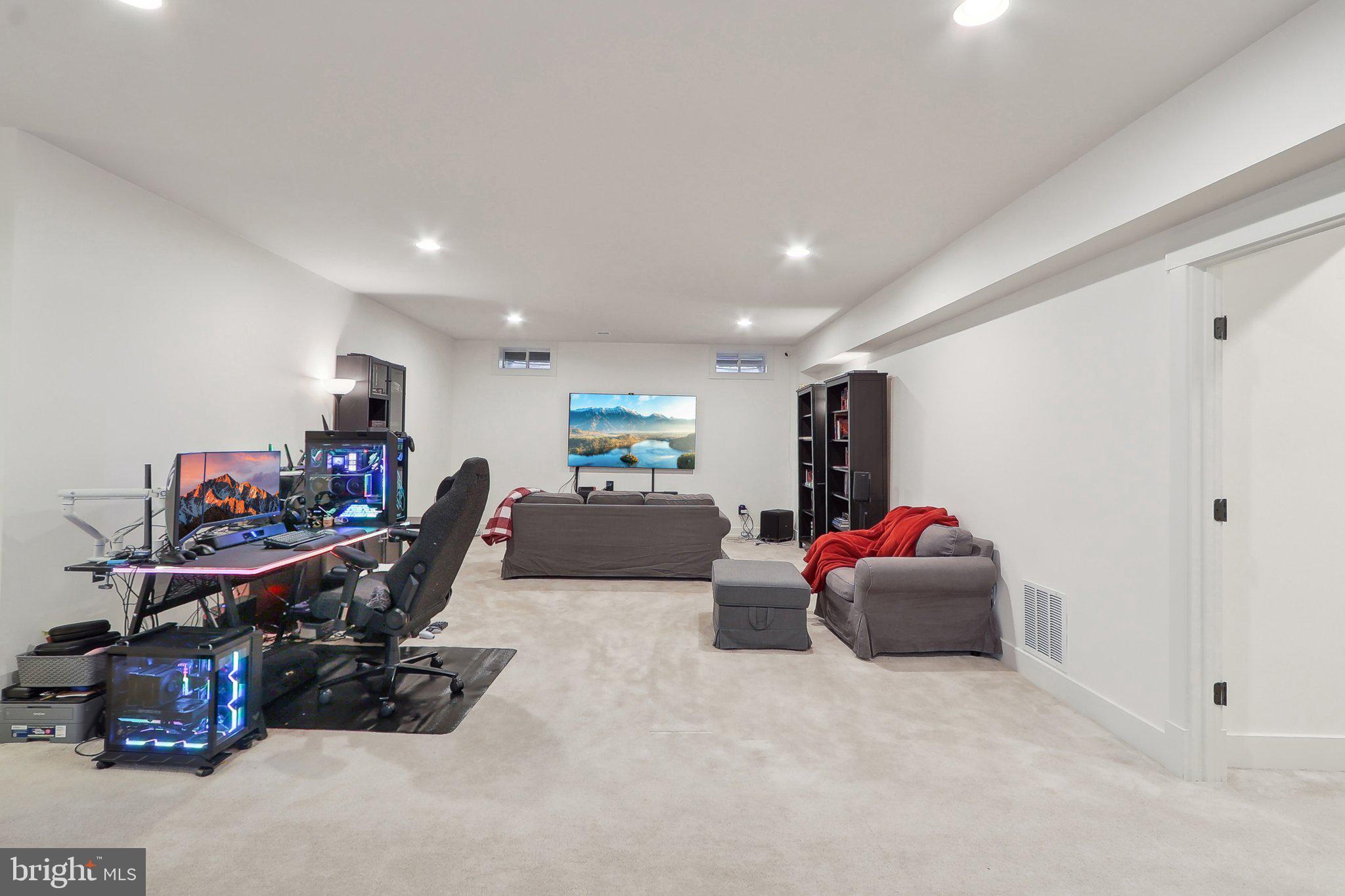 PIMMIT HILLS - Residential