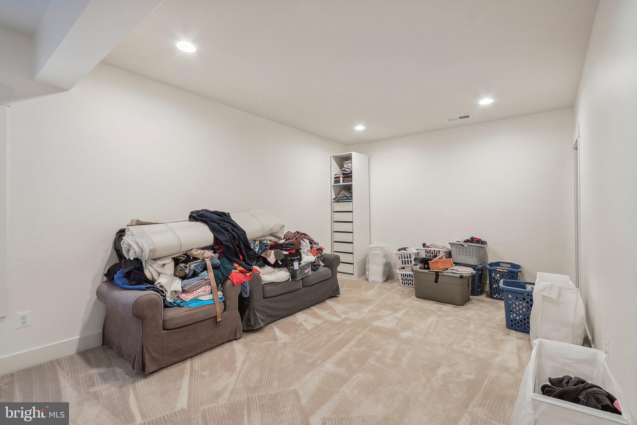 PIMMIT HILLS - Residential