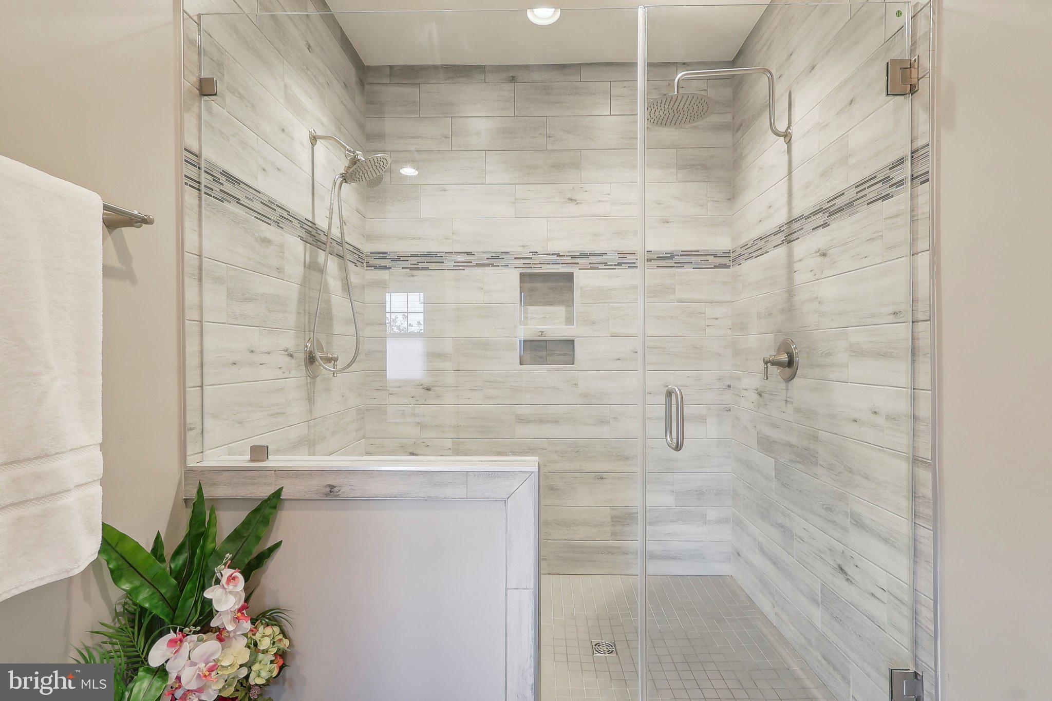 PIMMIT HILLS - Residential