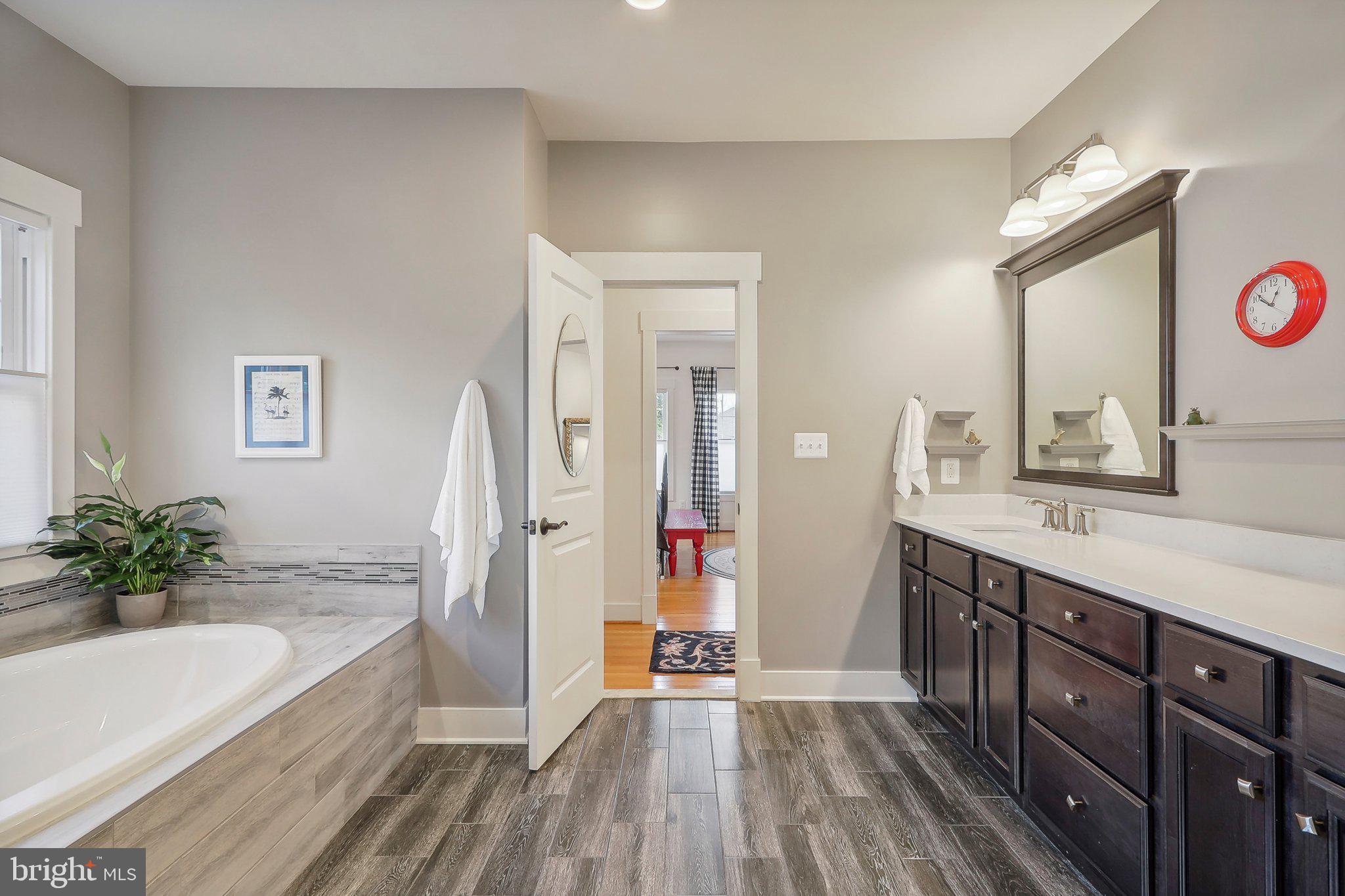 PIMMIT HILLS - Residential