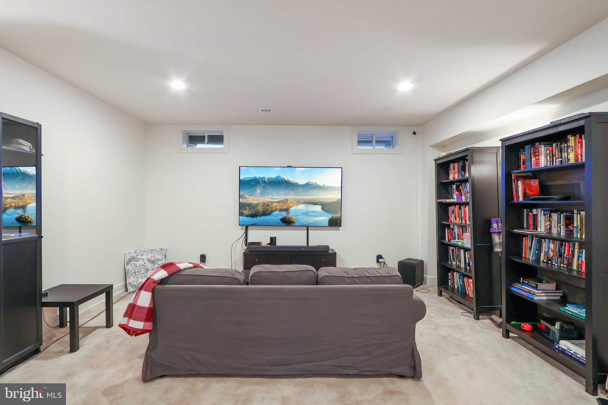 PIMMIT HILLS - Residential