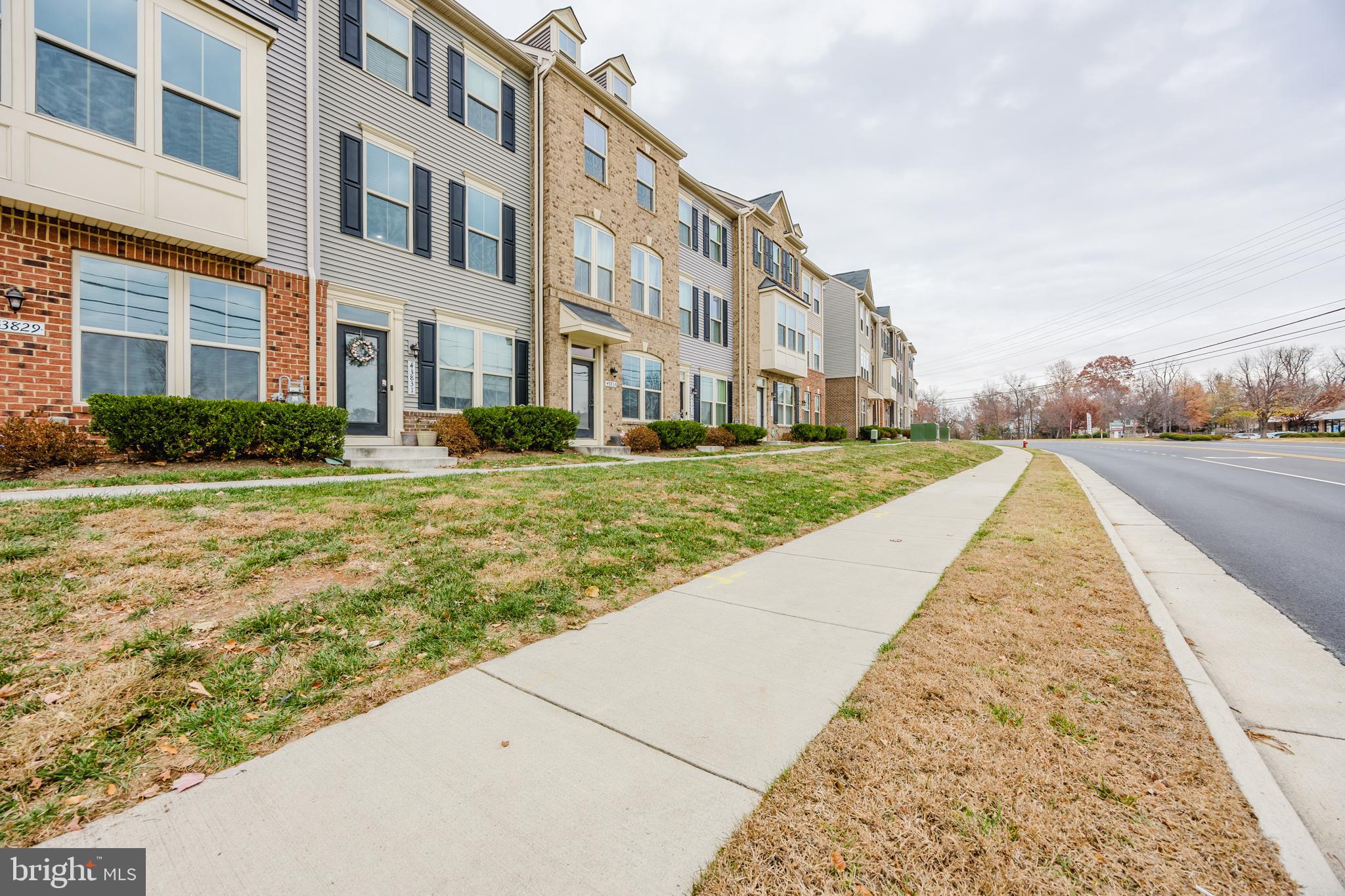 43831 STUBBLE CORNER SQUARE