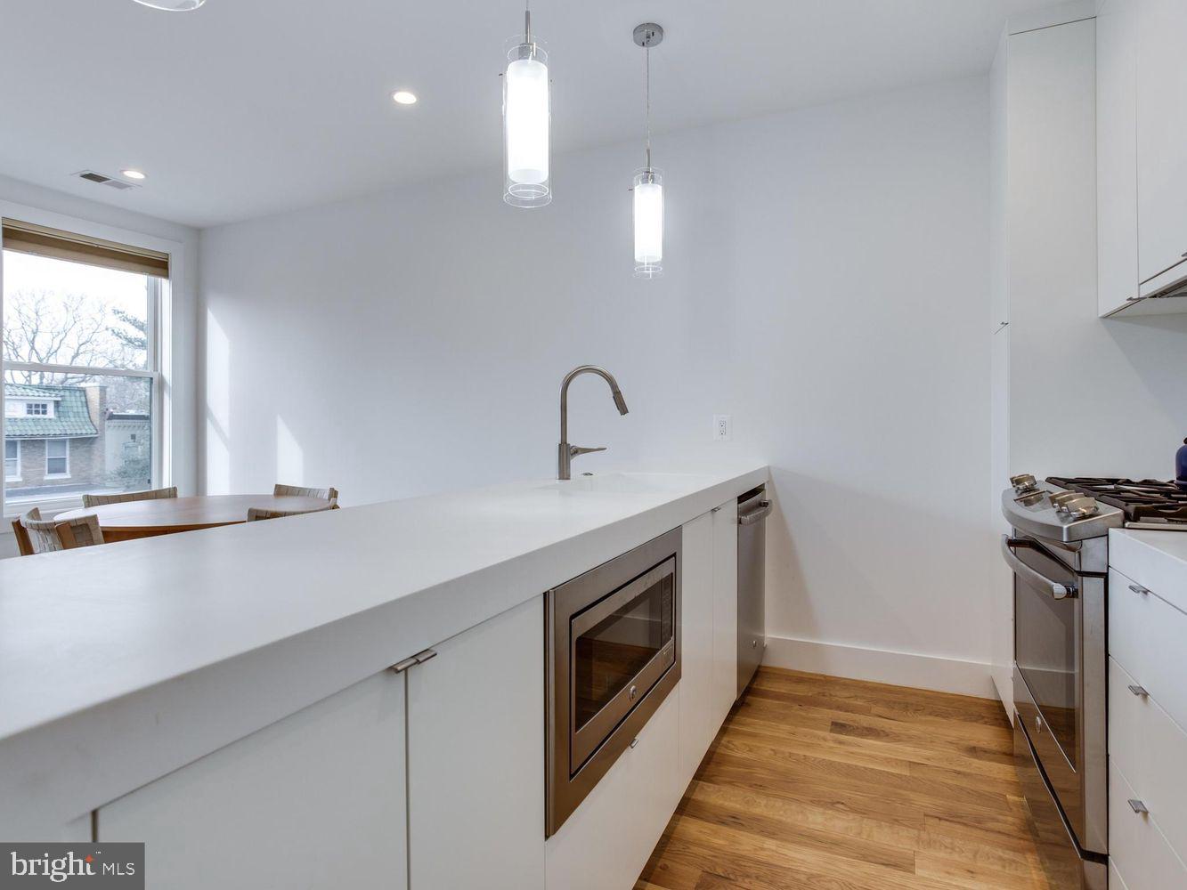 254 15TH STREET SE 4