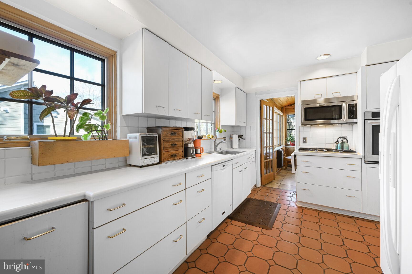 RIDGEWOOD VILLAGE - Residential