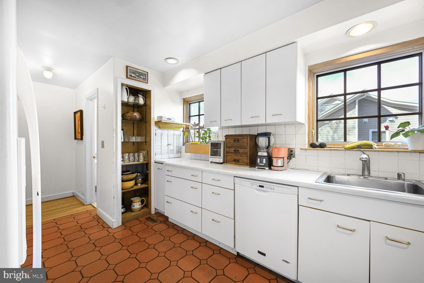 RIDGEWOOD VILLAGE - Residential