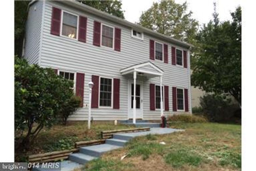 This spectacular with open layout * single family with 3 bedrooms with hardwood floor*  2 1/2  bath updates* home with a GOURMET kitchen, * great floor plan,   fenced back yard.