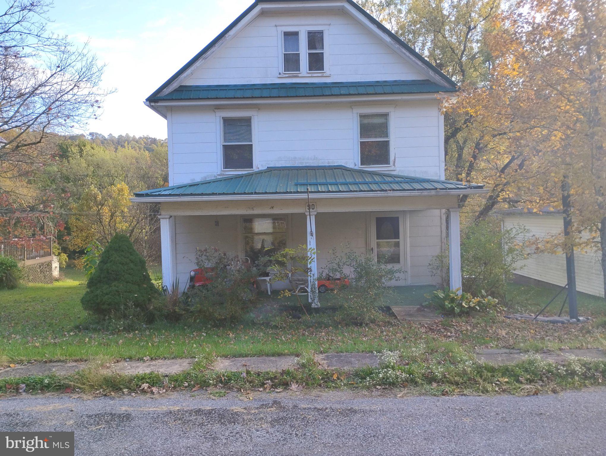 90 RAILROAD STREET