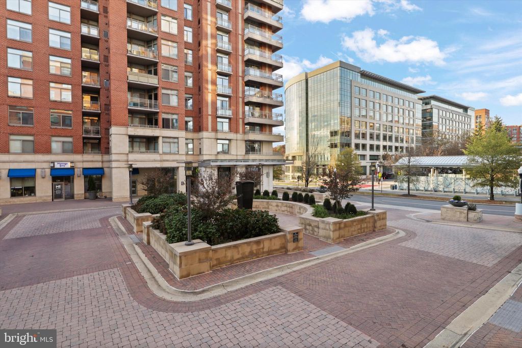 Photo of 3600 S Glebe Road #414W, ARLINGTON, VA 22202 (MLS # VAAR2065412)