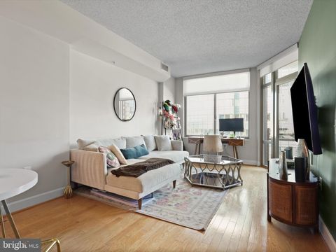 Photo of 3600 S Glebe Road #414W, ARLINGTON, VA 22202 (MLS # VAAR2065412) Photo of 3600 S Glebe Road #414W, ARLINGTON, VA 22202 (MLS # VAAR2065412)