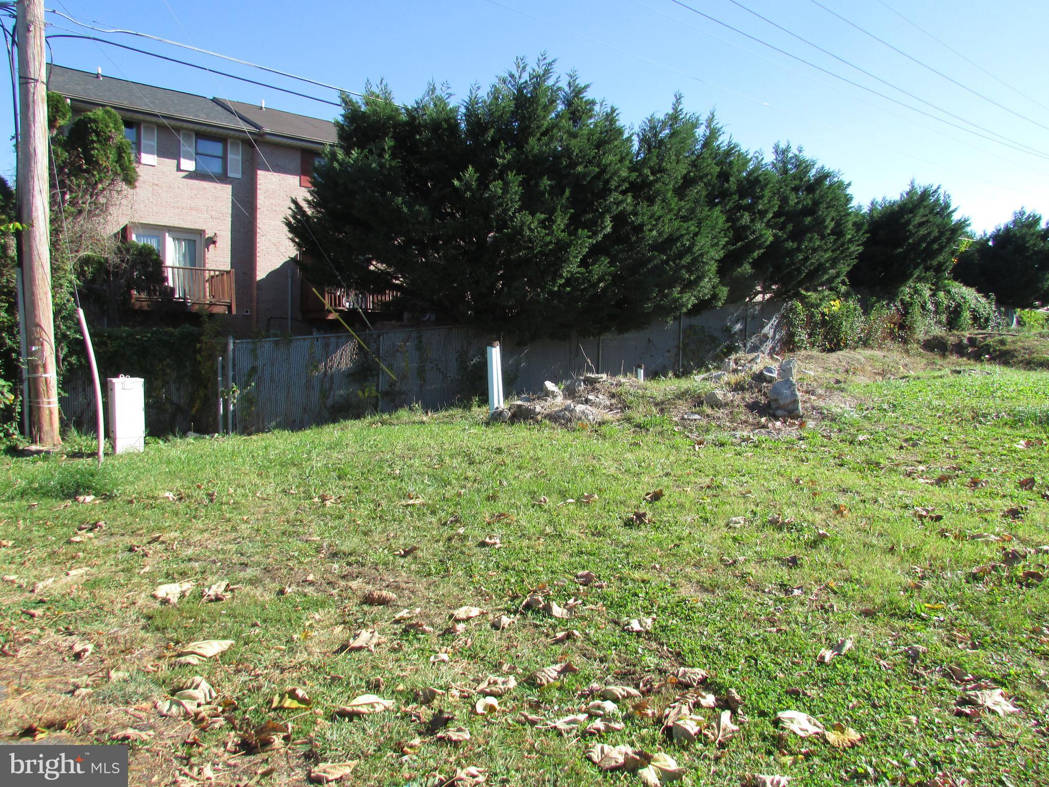 FAIRGROUND HEIGHTS - Land