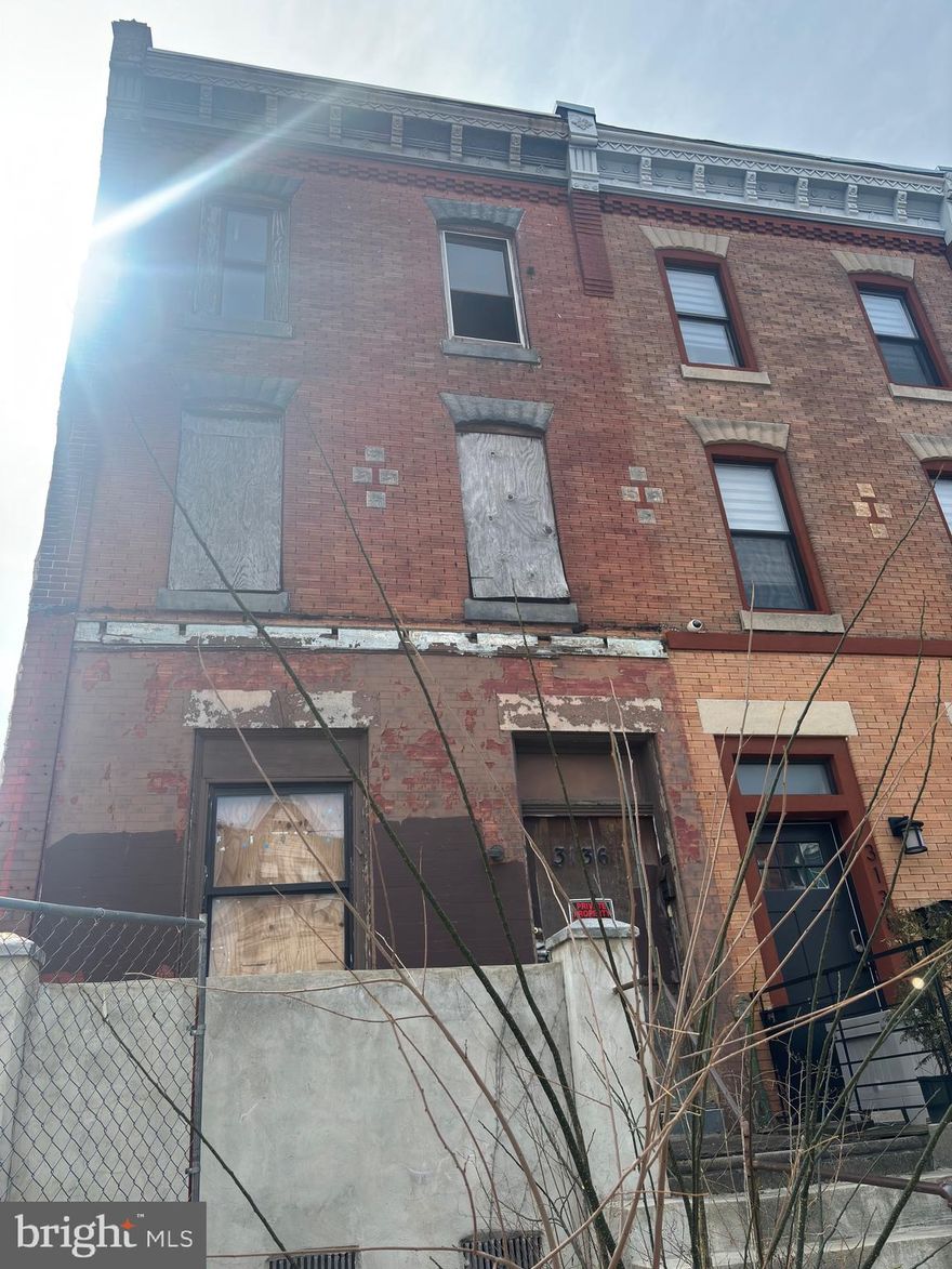 Enter at Your Own Risk !! Please have client accompanied By Licensed  Contractor