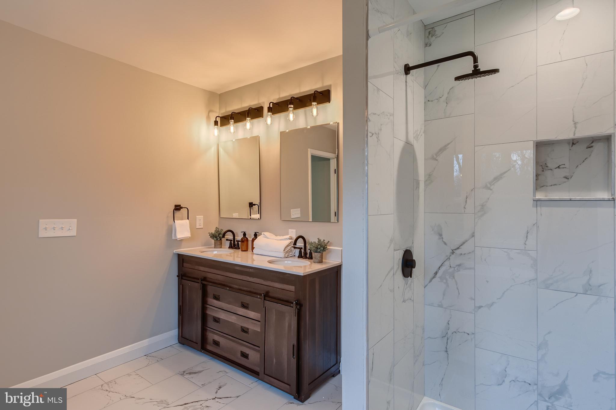 LUTHERVILLE - Residential