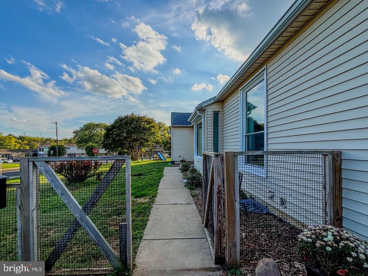 SHADY GROVE MANOR - Residential