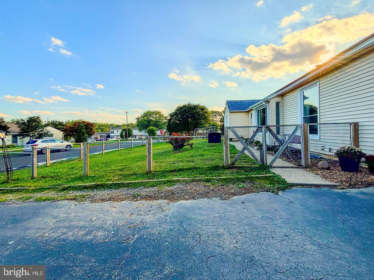 SHADY GROVE MANOR - Residential